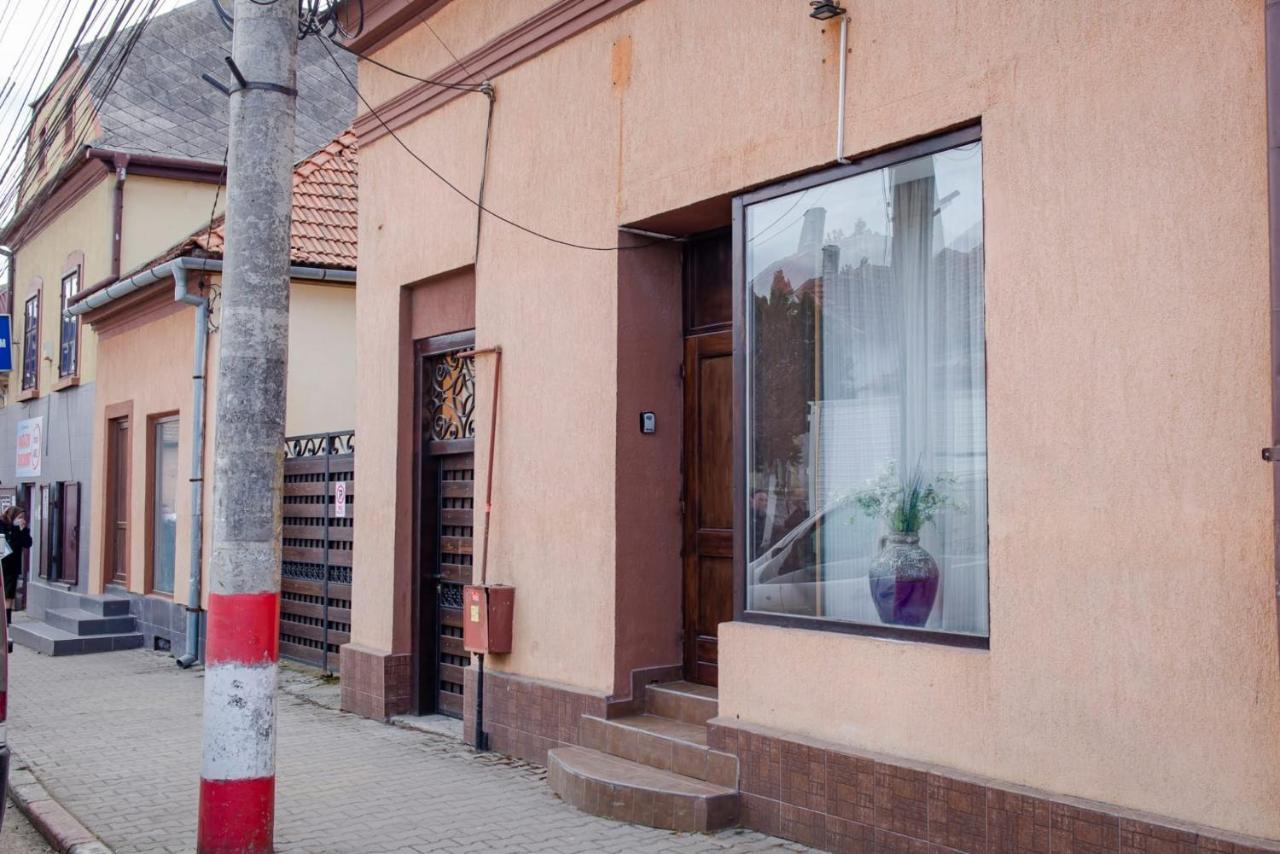 Reghin Guest House Екстериор снимка